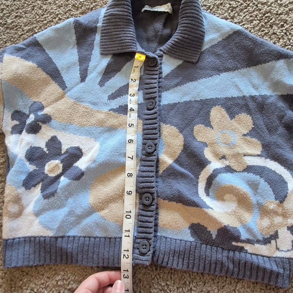 Groovy Patterned Buttoned Sweater - Picture 4 of 5